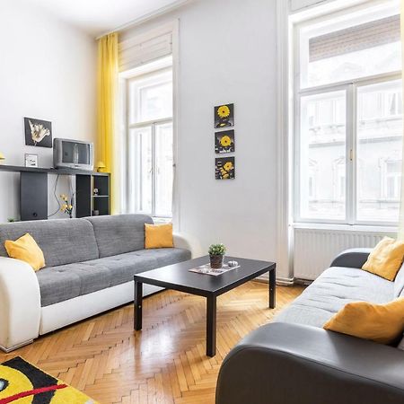 Izabella Home 2 ブダペスト エクステリア 写真