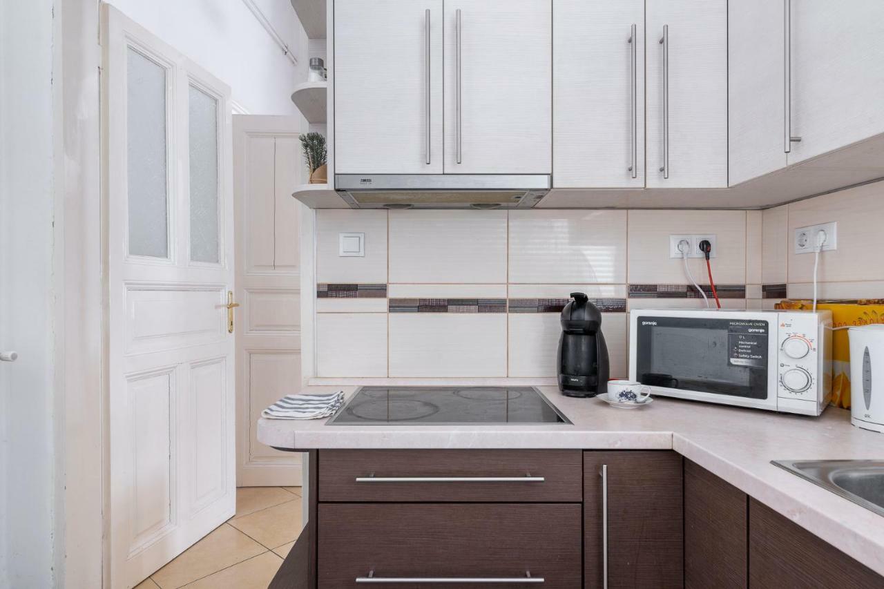 Izabella Home 2 ブダペスト エクステリア 写真